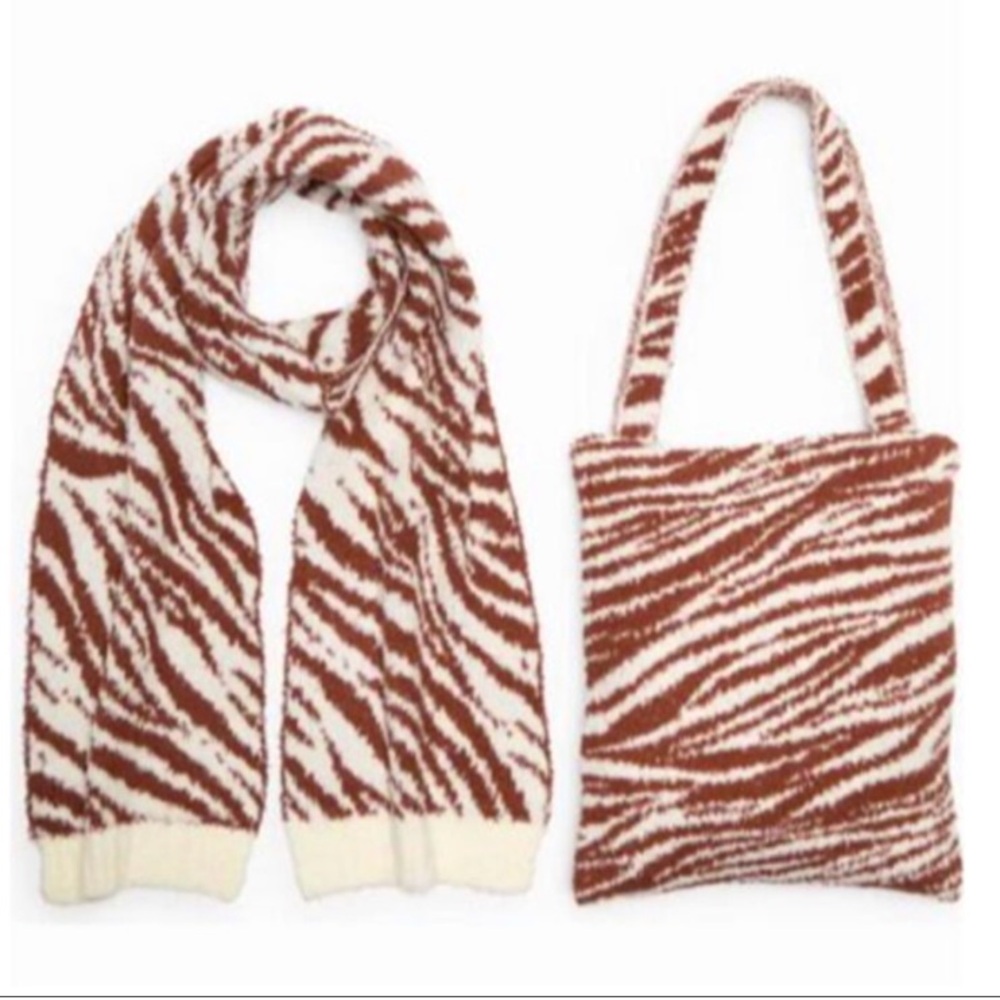 BP Nordstrom Fuzzy Furry Knit Scarf and Tote Bag Set NWT Animal Print